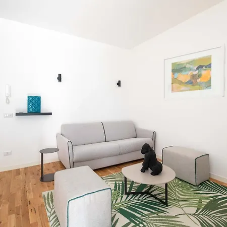 Domus 50 * Rome