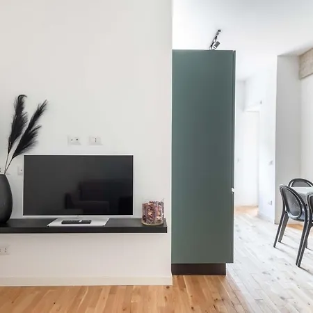 Domus 50 Rom